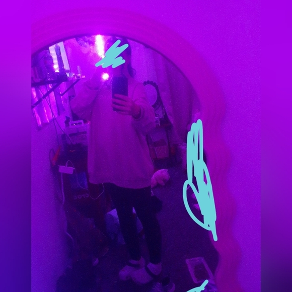 Meet your Posher, Kiraa - Picture 2 of 2